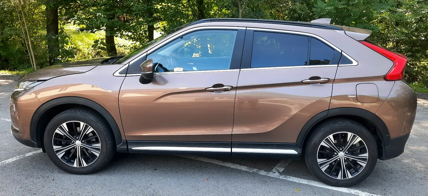 Mitsubishi Eclipse Cross 1.5 T GPF Intense Pro CVT 4WD — zdjęcie 8 z 24