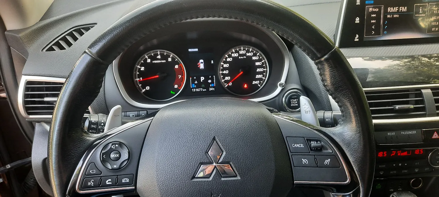 Mitsubishi Eclipse Cross 1.5 T GPF Intense Pro CVT 4WD — zdjęcie 11 z 24