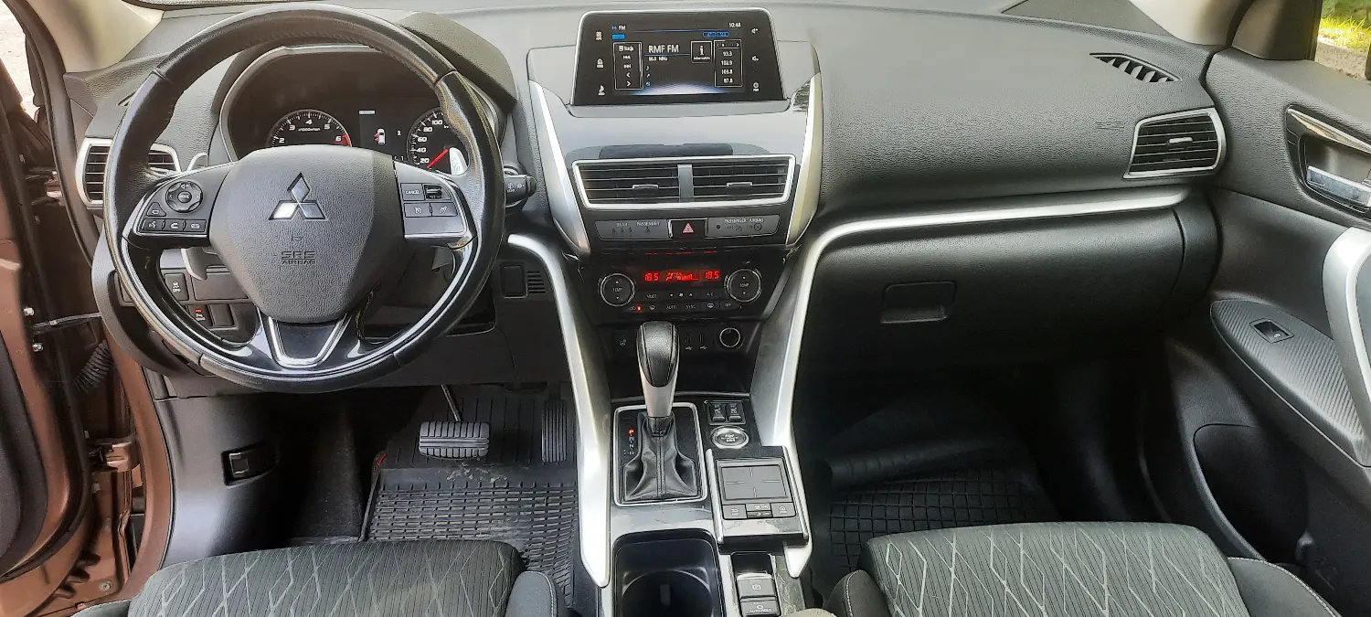 Mitsubishi Eclipse Cross 1.5 T GPF Intense Pro CVT 4WD — zdjęcie 10 z 24