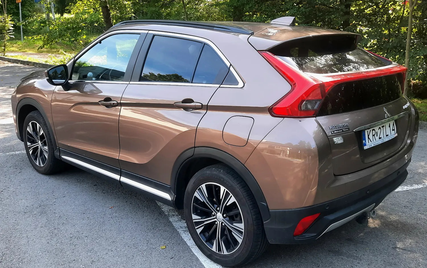 Mitsubishi Eclipse Cross 1.5 T GPF Intense Pro CVT 4WD — zdjęcie 7 z 24