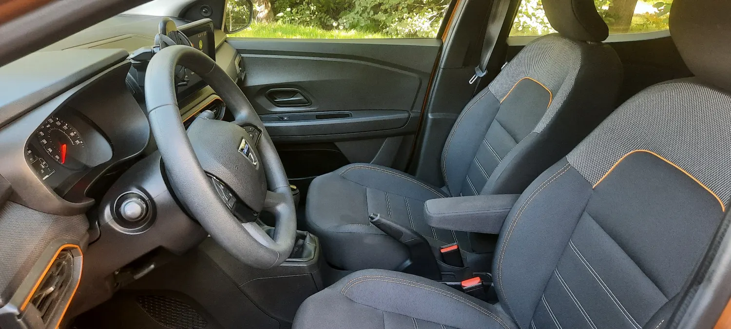 Dacia Sandero Stepway 1.0TCe-100PS LPG-Gaz Celebration Navi Klima — zdjęcie 10 z 23