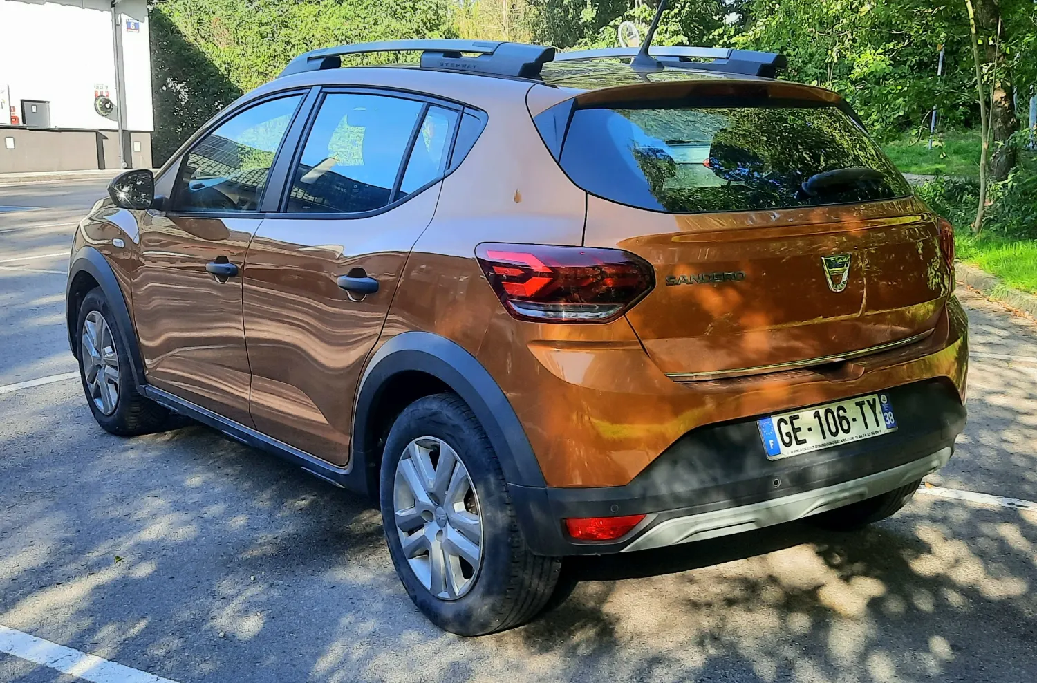 Dacia Sandero Stepway 1.0TCe-100PS LPG-Gaz Celebration Navi Klima — zdjęcie 8 z 23