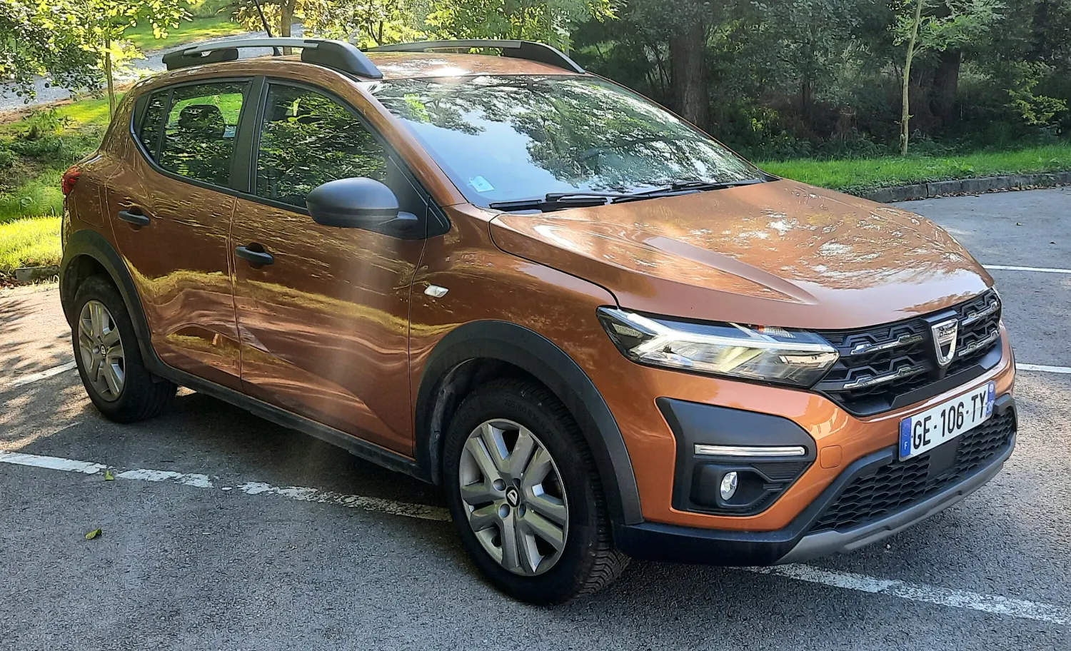 Dacia Sandero Stepway 1.0TCe-100PS LPG-Gaz Celebration Navi Klima — zdjęcie 3 z 23