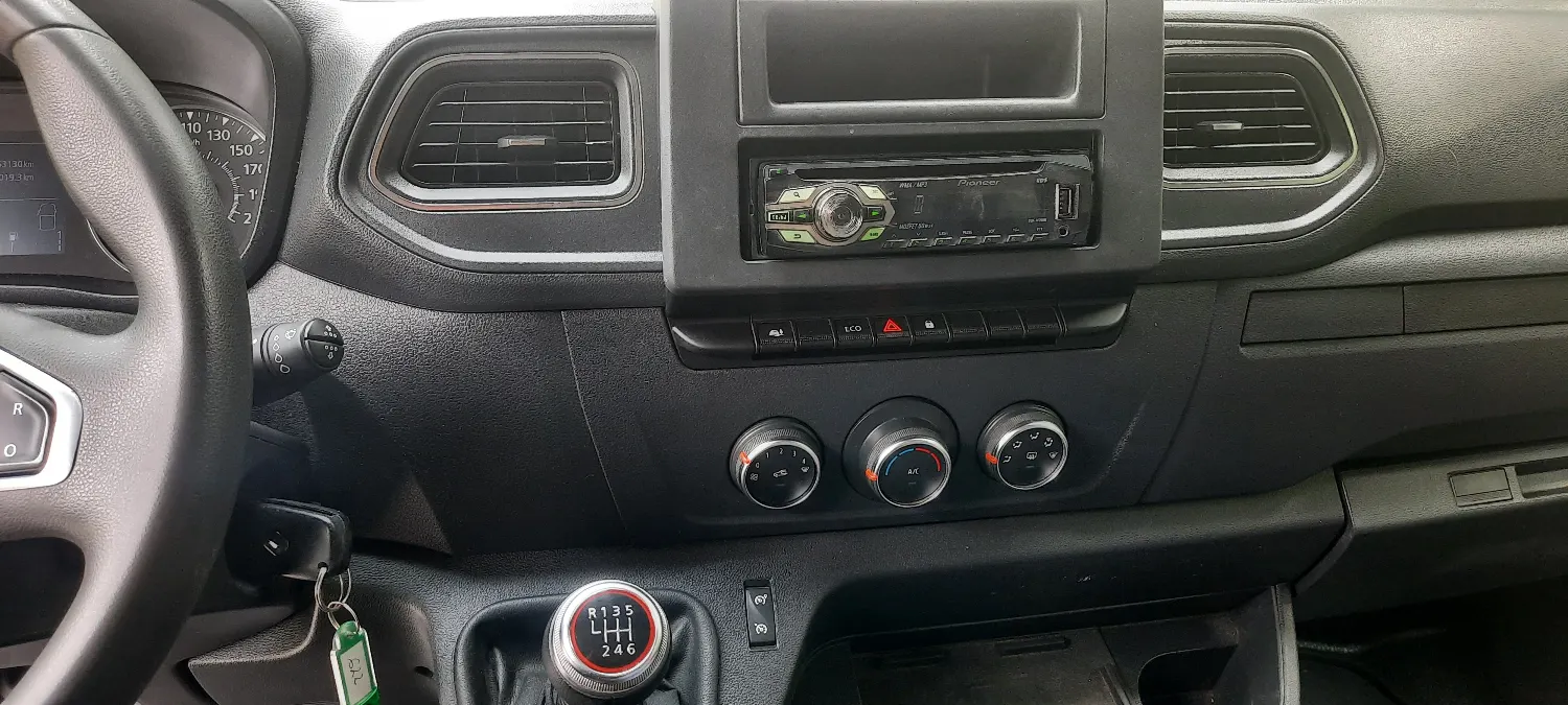 Renault Master RED-Line 2.3-136PS 63tkm Klima L2H2 LED — zdjęcie 14 z 24