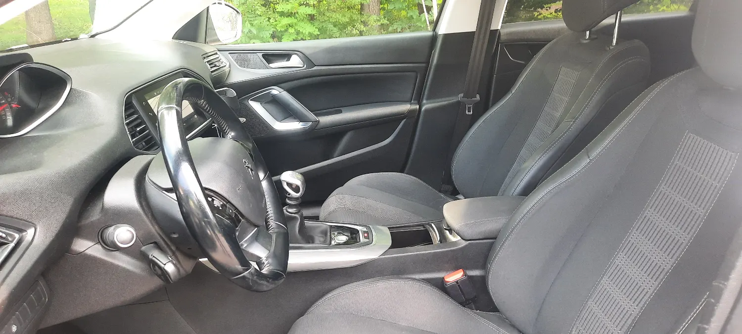 Peugeot 308 1.5HDi-102PS Business Line Navi Klima Kamera — zdjęcie 9 z 22