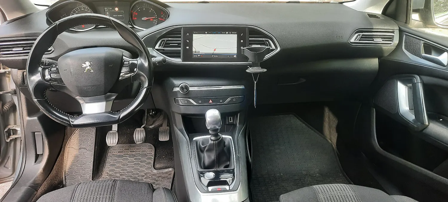 Peugeot 308 1.5HDi-102PS Business Line Navi Klima Kamera — zdjęcie 10 z 22