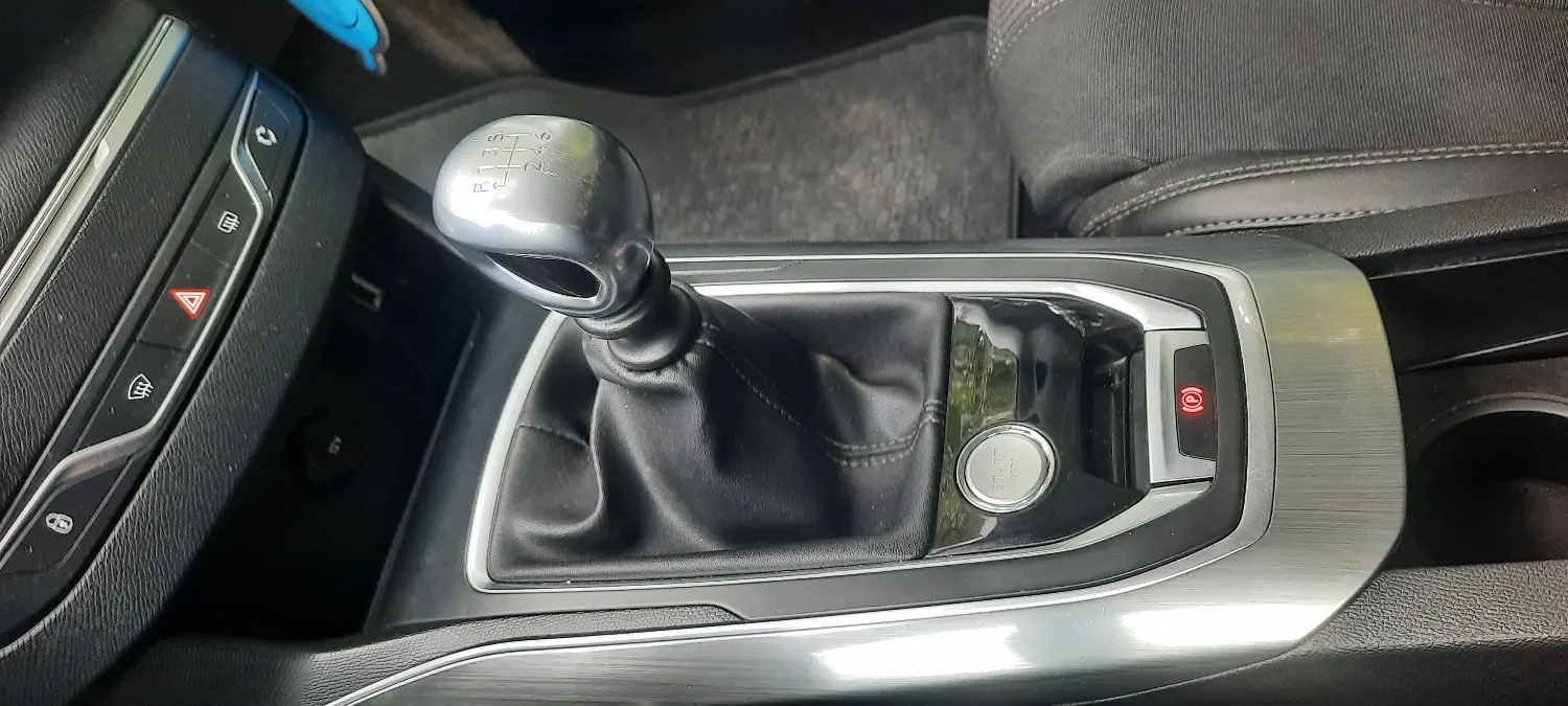 Peugeot 308 1.5HDi-102PS Business Line Navi Klima Kamera — zdjęcie 14 z 22