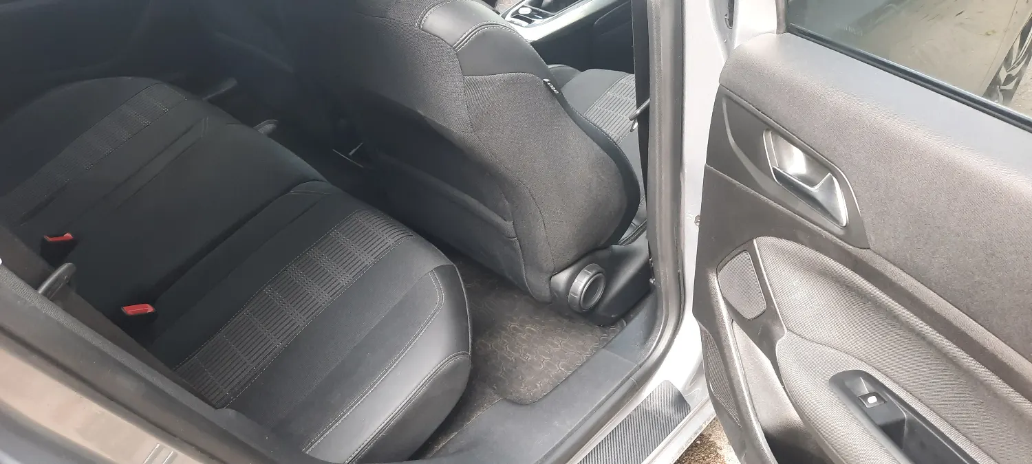 Peugeot 308 1.5HDi-102PS Business Line Navi Klima Kamera — zdjęcie 17 z 22