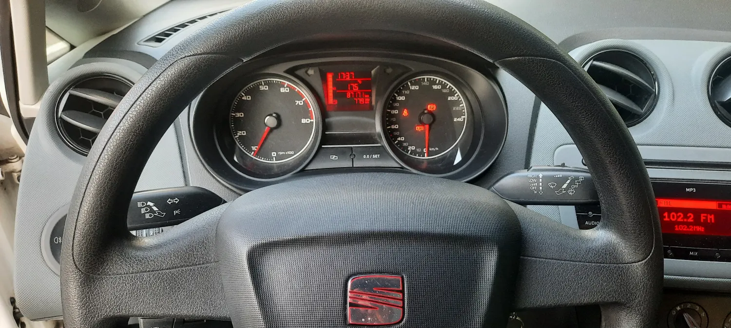 Seat Ibiza 1.2-60PS 87tkm Klima — zdjęcie 11 z 21