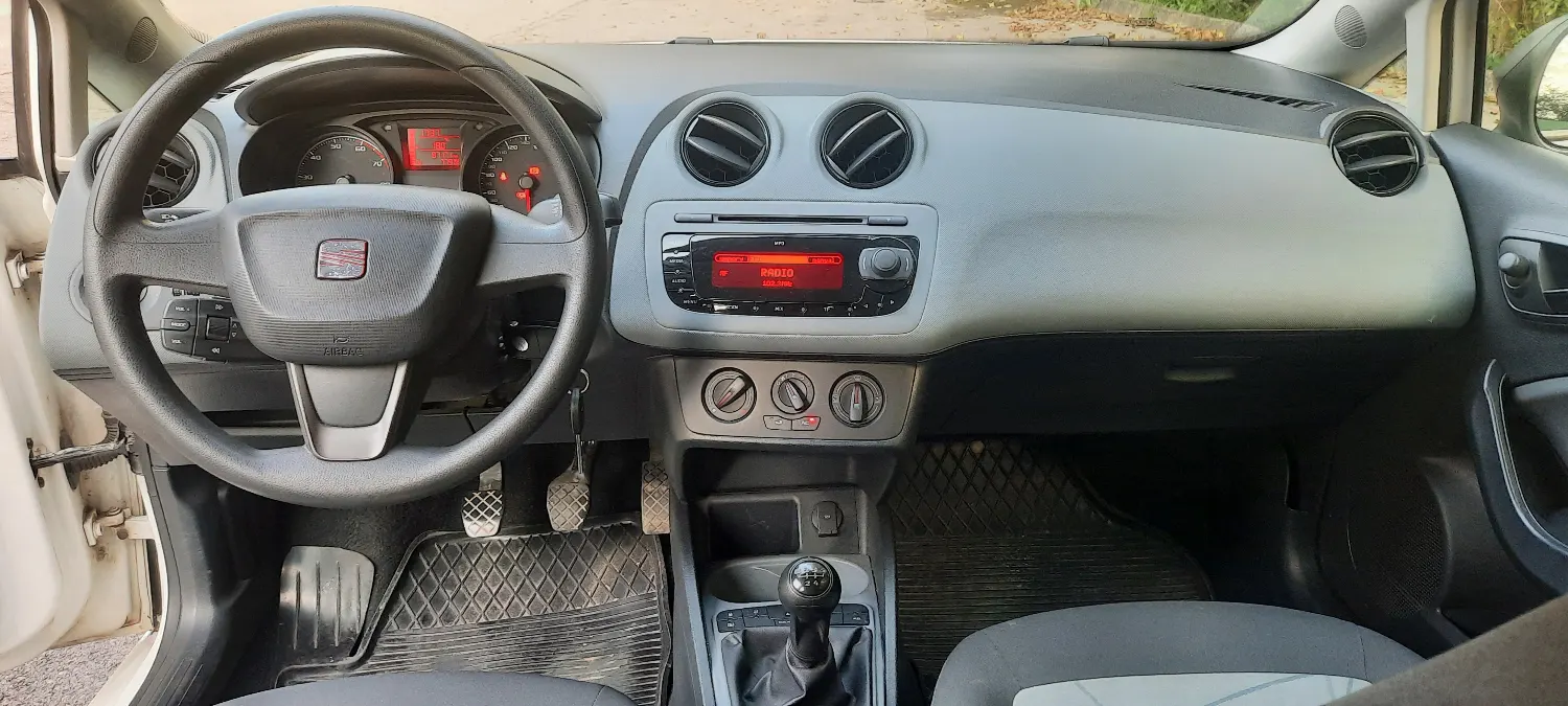Seat Ibiza 1.2-60PS 87tkm Klima — zdjęcie 10 z 21