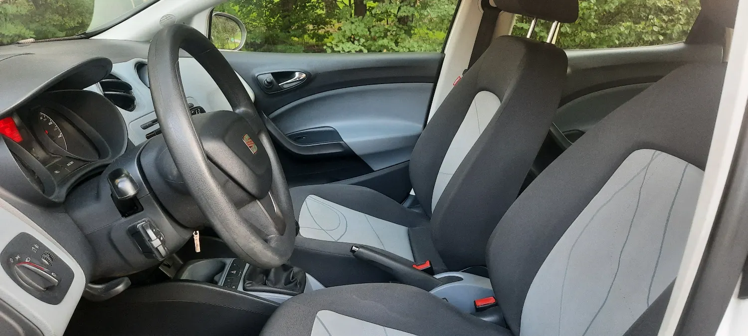 Seat Ibiza 1.2-60PS 87tkm Klima — zdjęcie 9 z 21