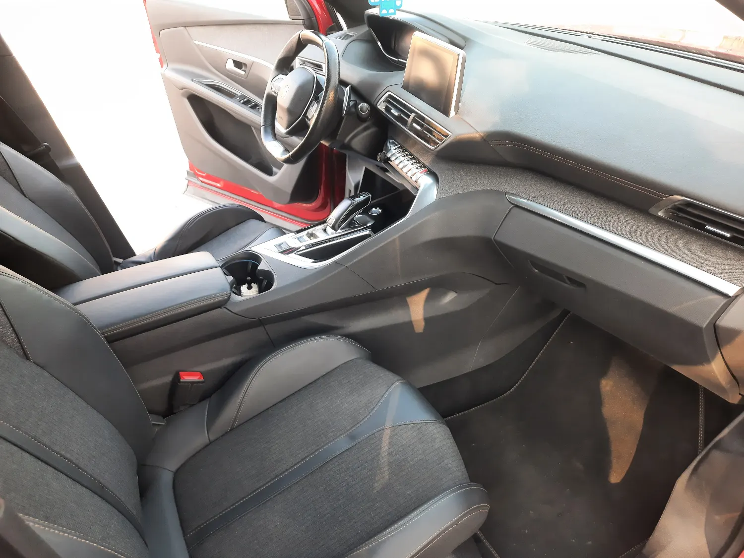 Peugeot 3008 1.6 PureTech GPF GT Line S&S EAT8 94tkm  — zdjęcie 21 z 24