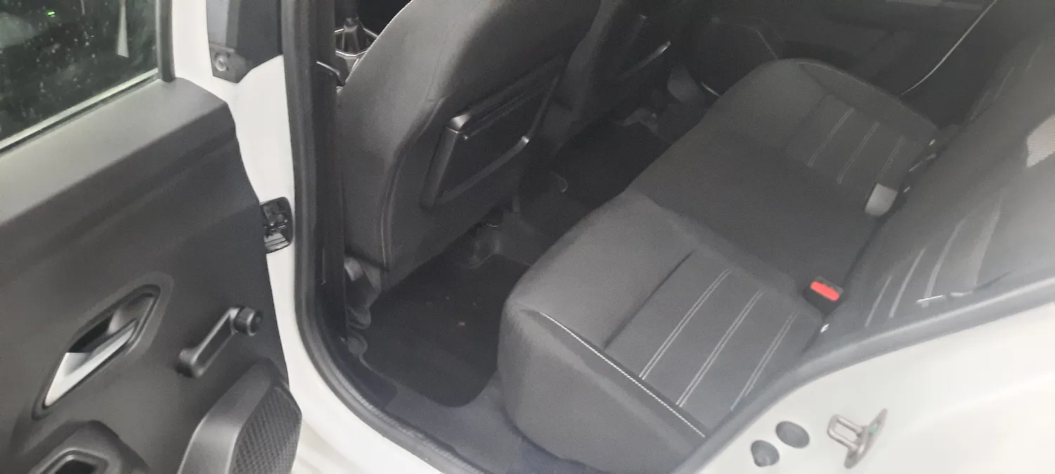 DACIA Logan 1.0TCe-100PS Laureate LPG-Gaz 46tkm Klima Kamera Navi — zdjęcie 14 z 22