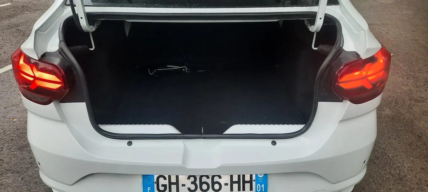 DACIA Logan 1.0TCe-100PS Laureate LPG-Gaz 46tkm Klima Kamera Navi — zdjęcie 15 z 22