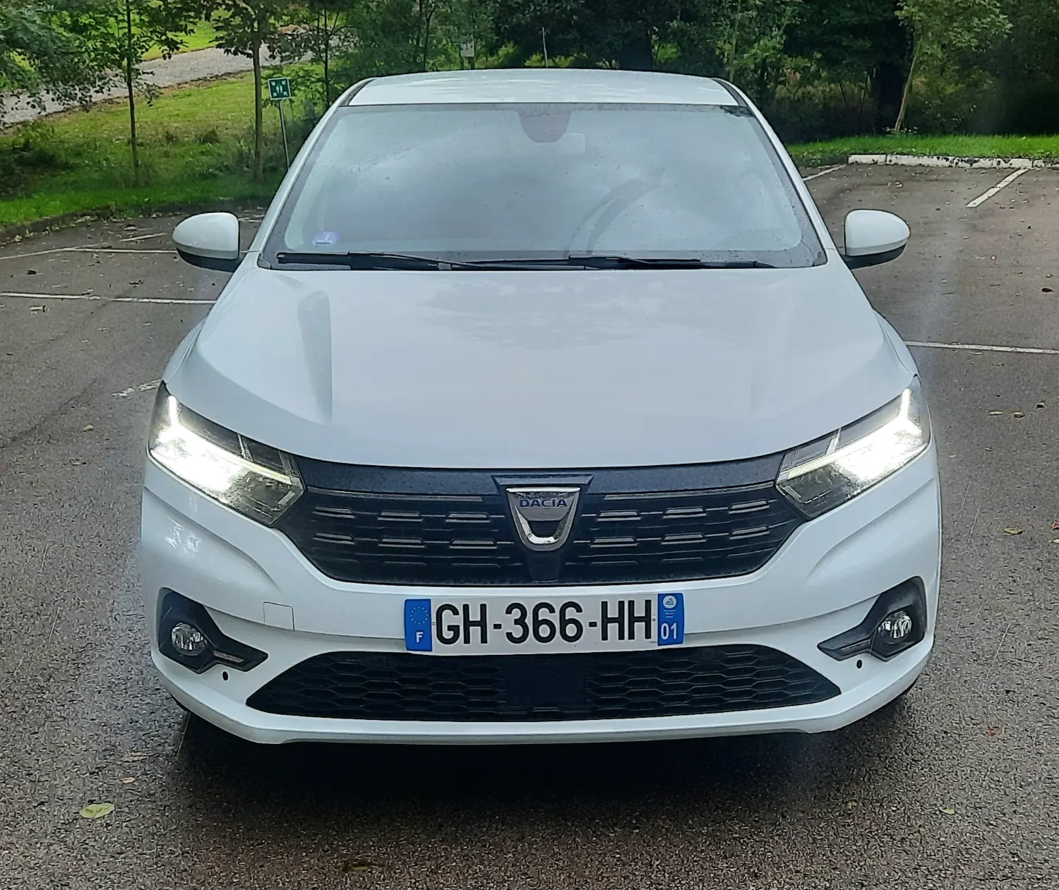 DACIA Logan 1.0TCe-100PS Laureate LPG-Gaz 46tkm Klima Kamera Navi — zdjęcie 2 z 22