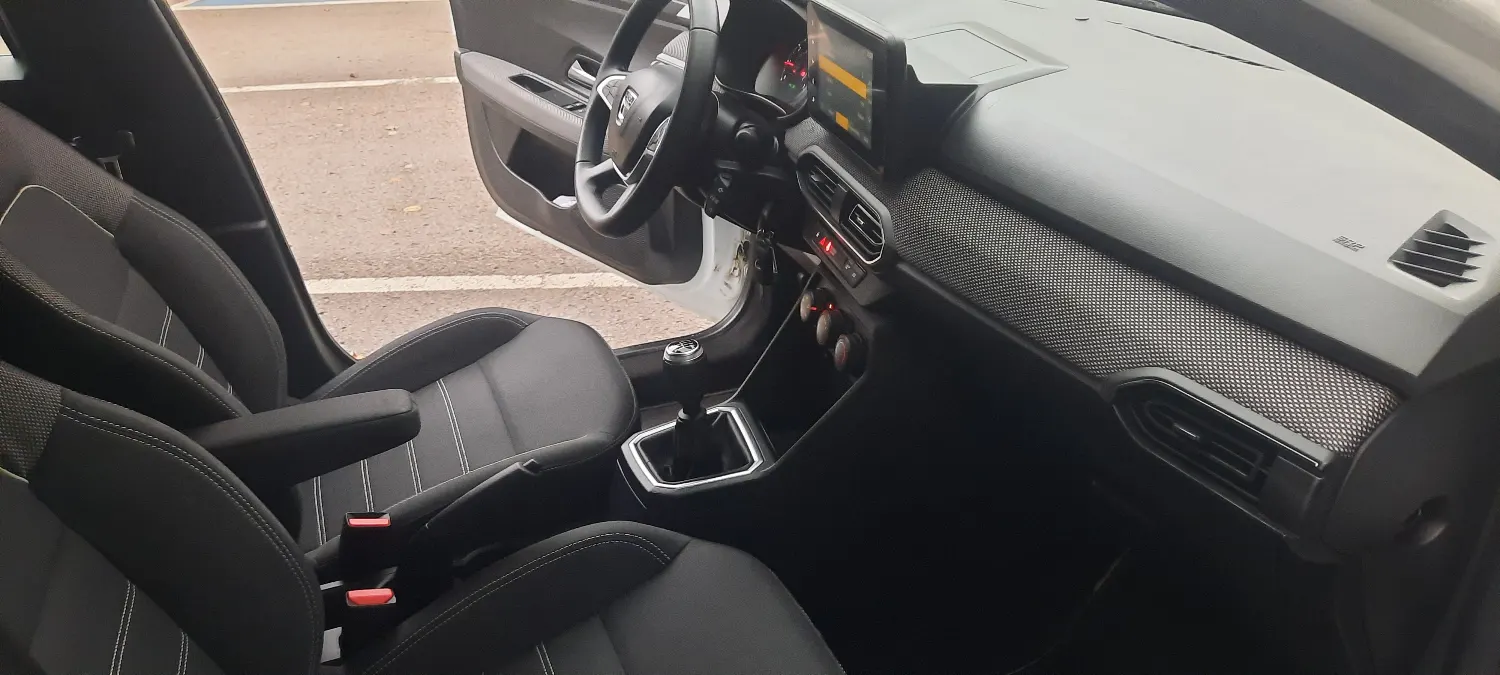 DACIA Logan 1.0TCe-100PS Laureate LPG-Gaz 46tkm Klima Kamera Navi — zdjęcie 18 z 22