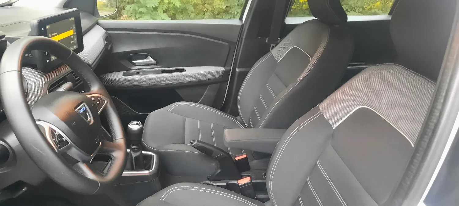 DACIA Logan 1.0TCe-100PS Laureate LPG-Gaz 46tkm Klima Kamera Navi — zdjęcie 9 z 22
