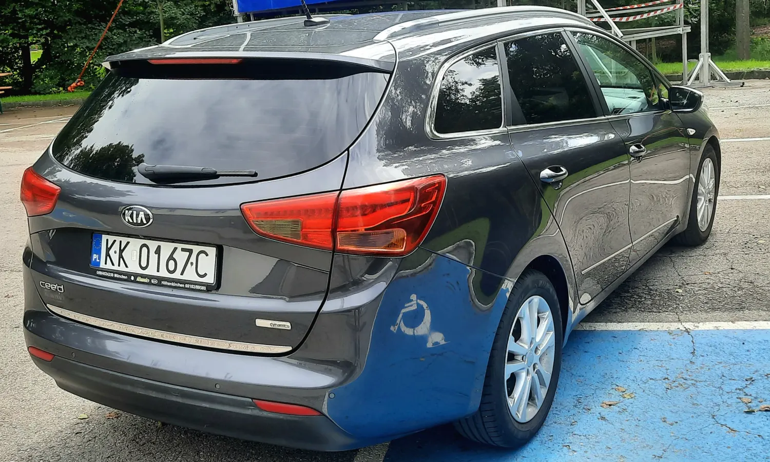 Kia Ceed 1.6 CRDi 128 Dream Team Edition Navi Kamera Klima — zdjęcie 5 z 20