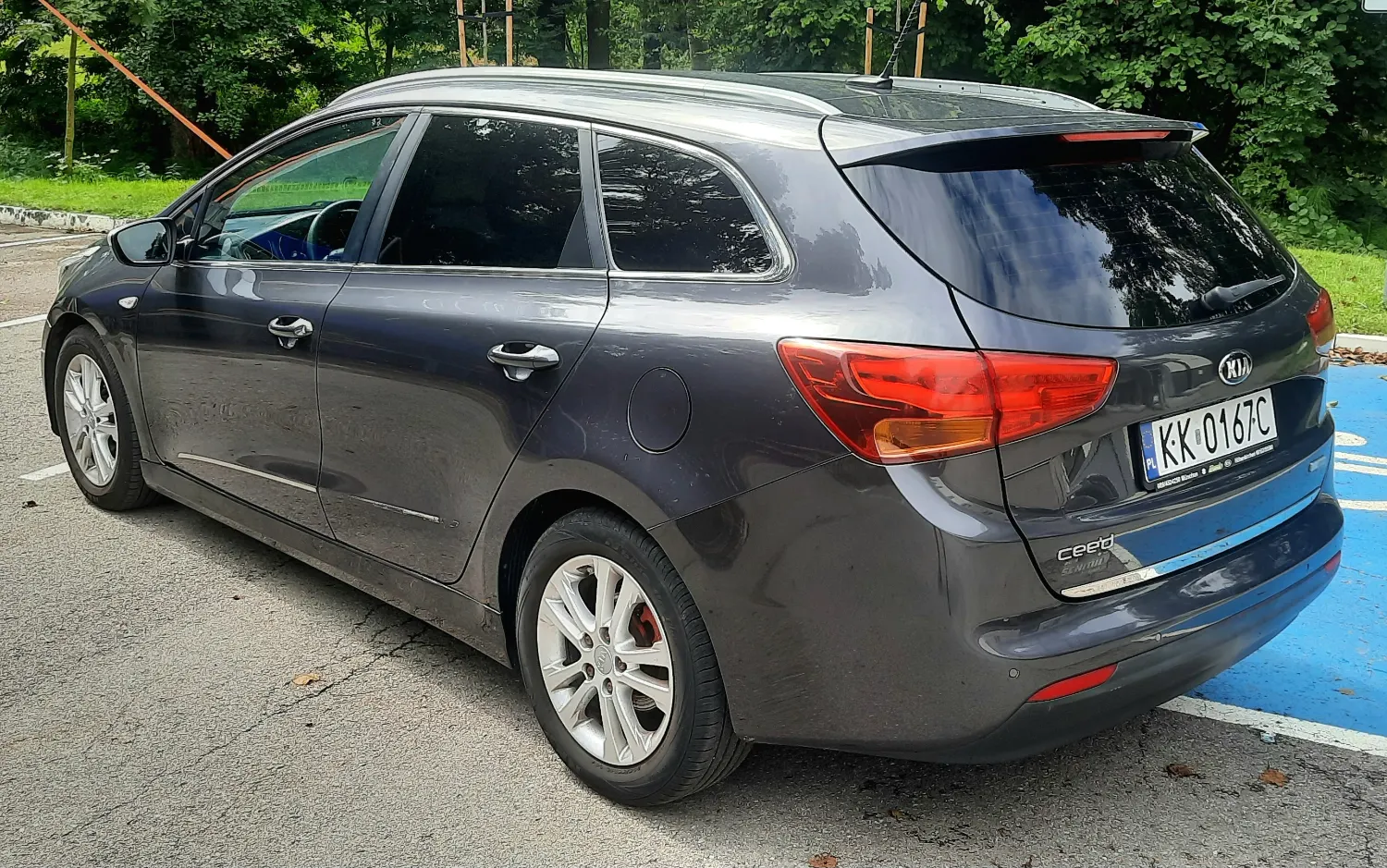 Kia Ceed 1.6 CRDi 128 Dream Team Edition Navi Kamera Klima — zdjęcie 7 z 20