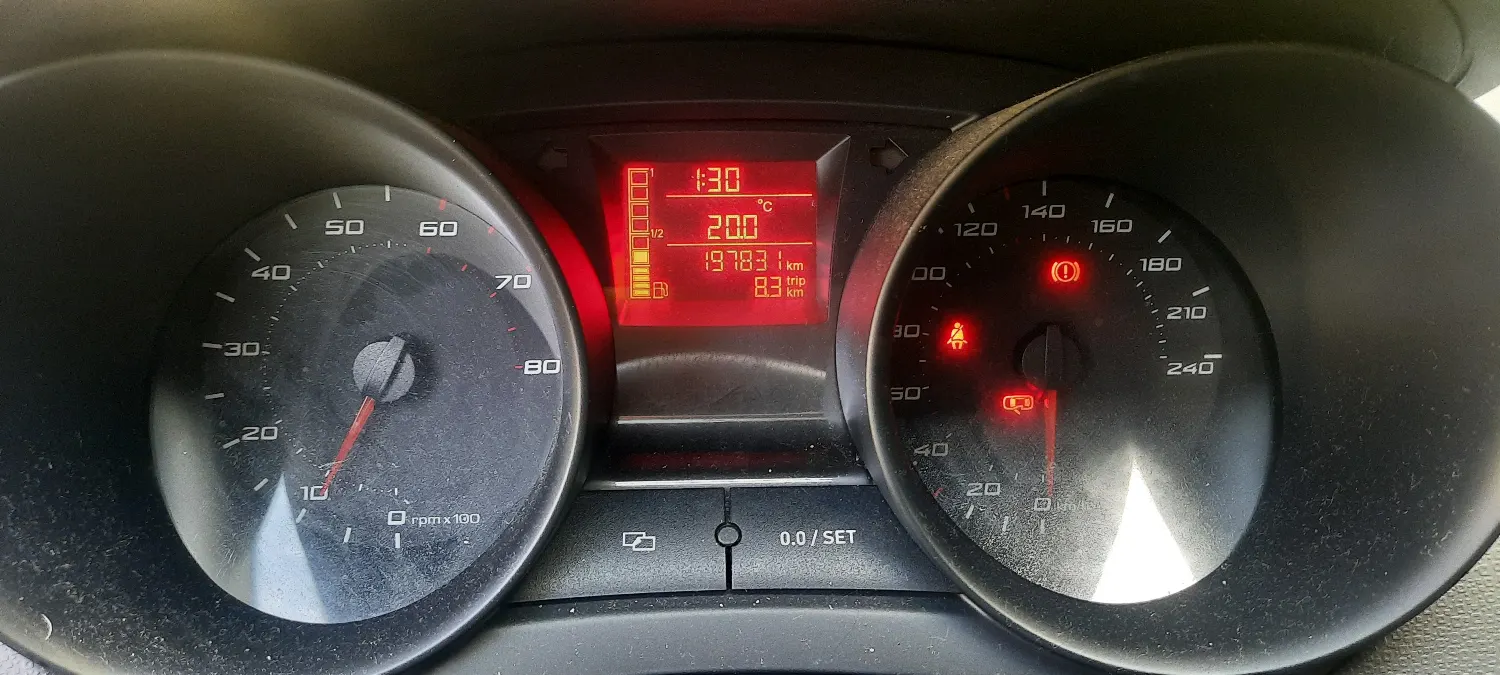 Seat Ibiza 1.2 12V Reference 70PS 190tkm Klima — zdjęcie 11 z 21