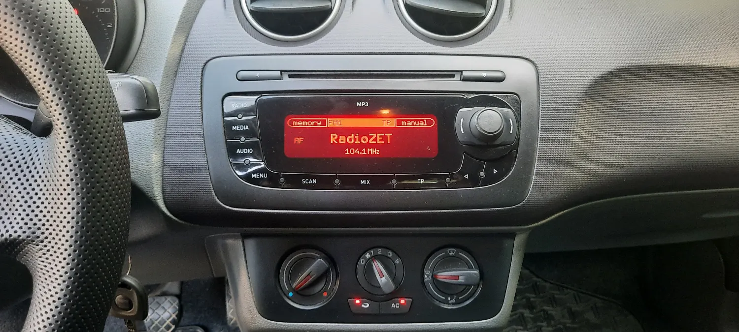 Seat Ibiza 1.2 12V Reference 70PS 190tkm Klima — zdjęcie 13 z 21
