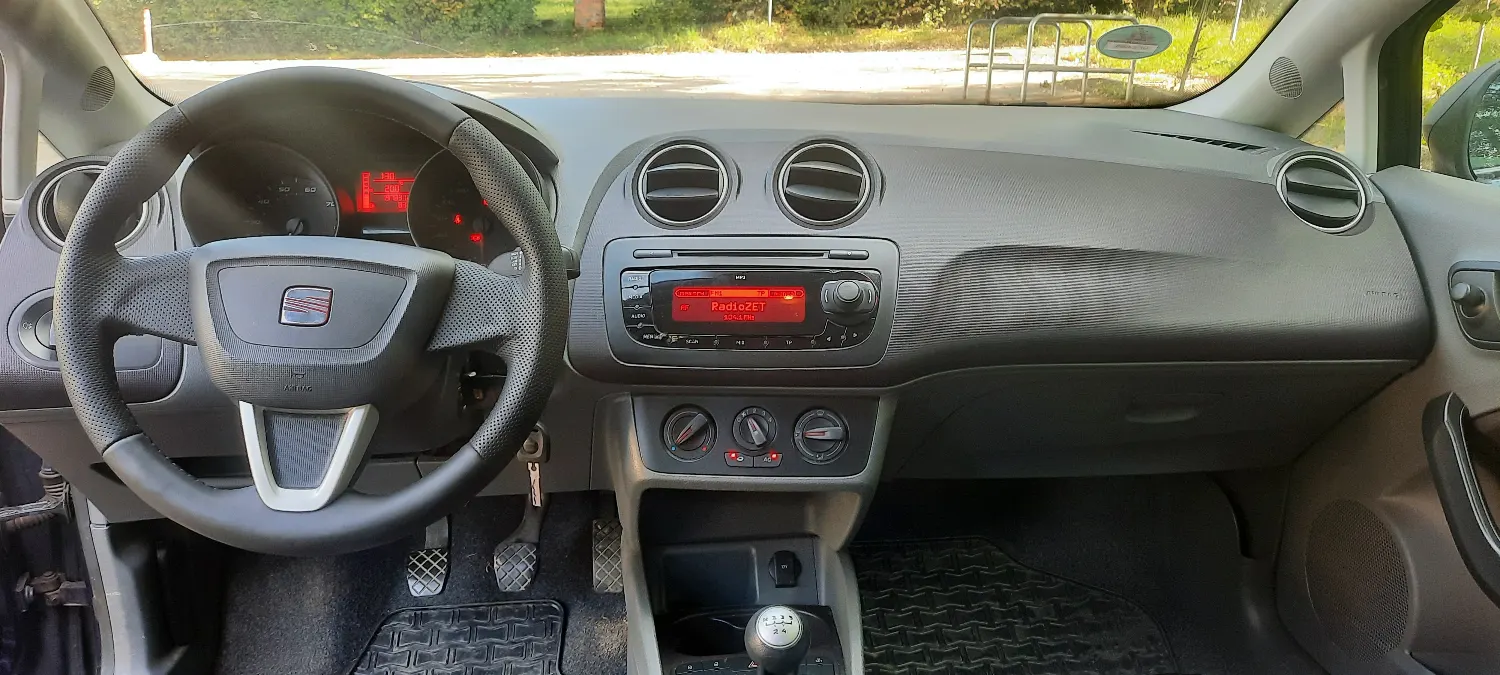 Seat Ibiza 1.2 12V Reference 70PS 190tkm Klima — zdjęcie 10 z 21