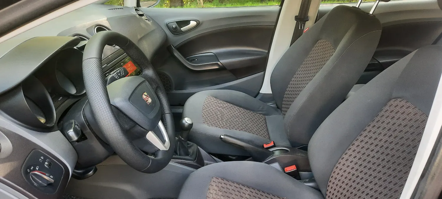 Seat Ibiza 1.2 12V Reference 70PS 190tkm Klima — zdjęcie 9 z 21
