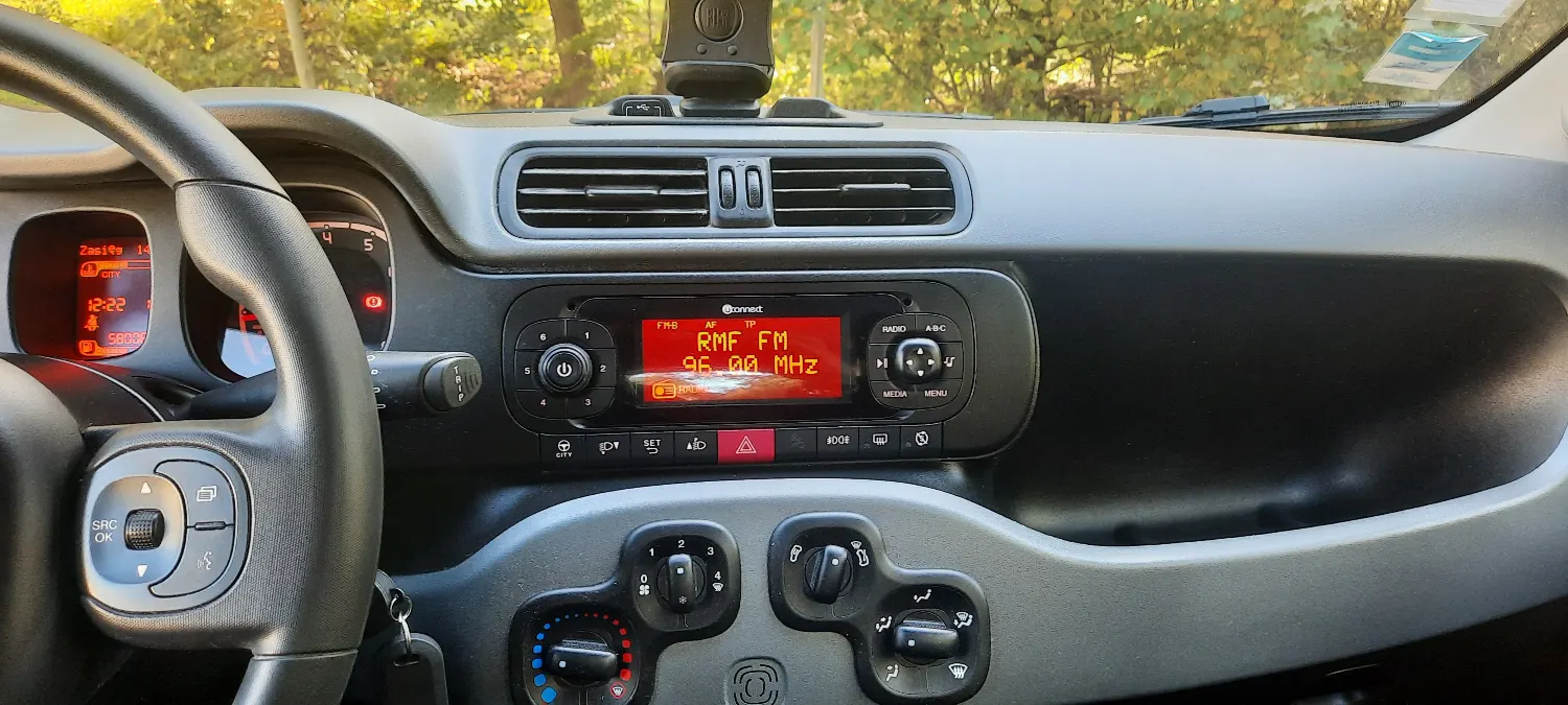 Fiat Panda 0.9 TwinAir 85PS Cross 4x2 58tkm Klima Navi — zdjęcie 12 z 21