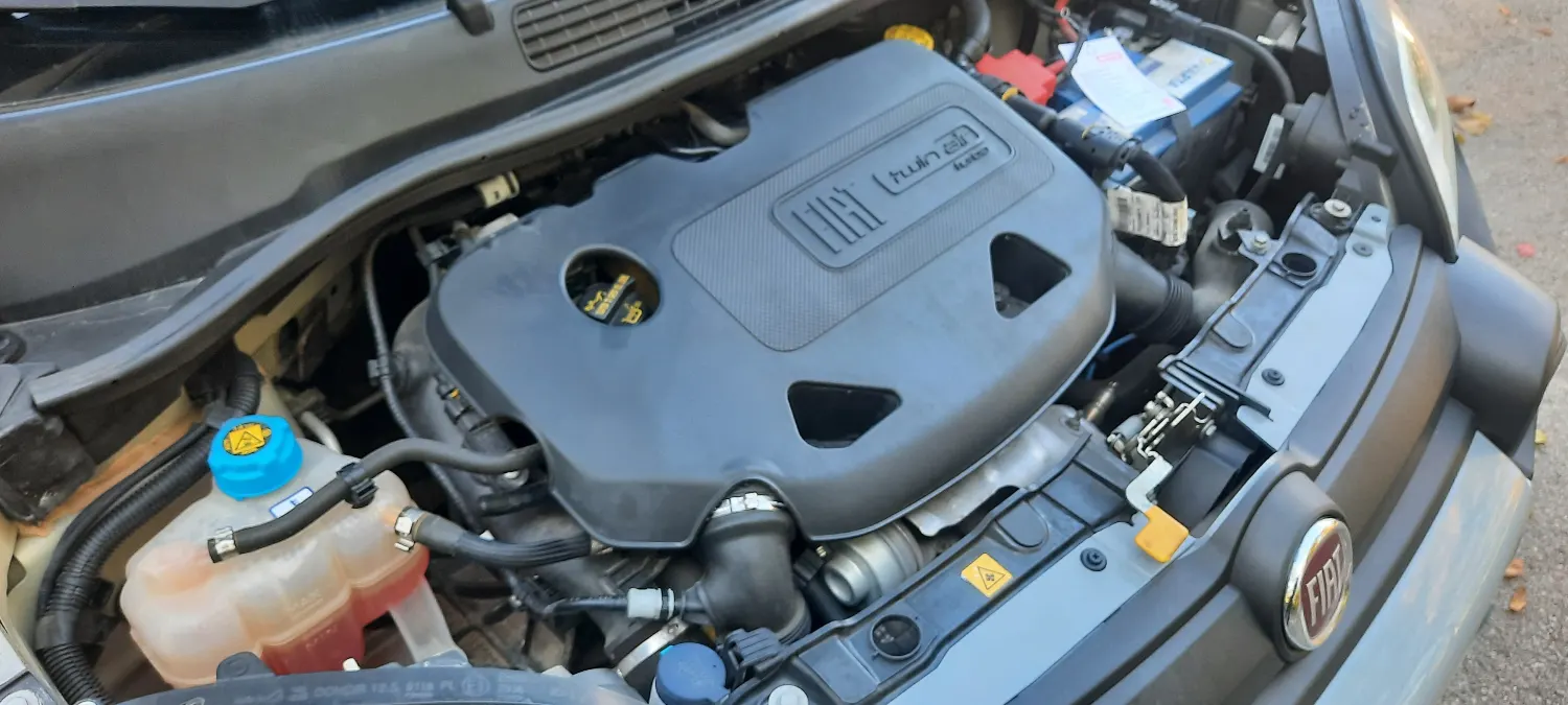 Fiat Panda 0.9 TwinAir 85PS Cross 4x2 58tkm Klima Navi — zdjęcie 19 z 21