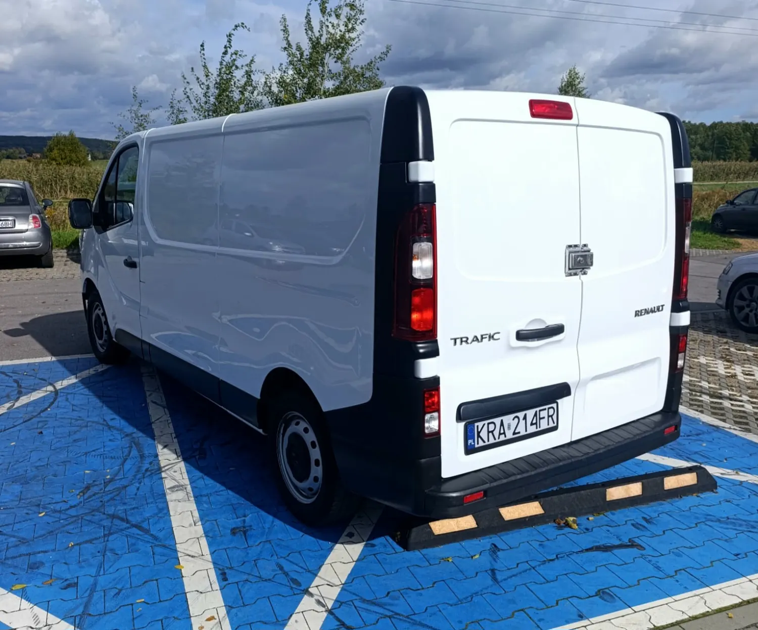 Renault Trafic L1H1 2.0DCi-110PS Klima 83tkm VAT-1 LED — zdjęcie 4 z 9
