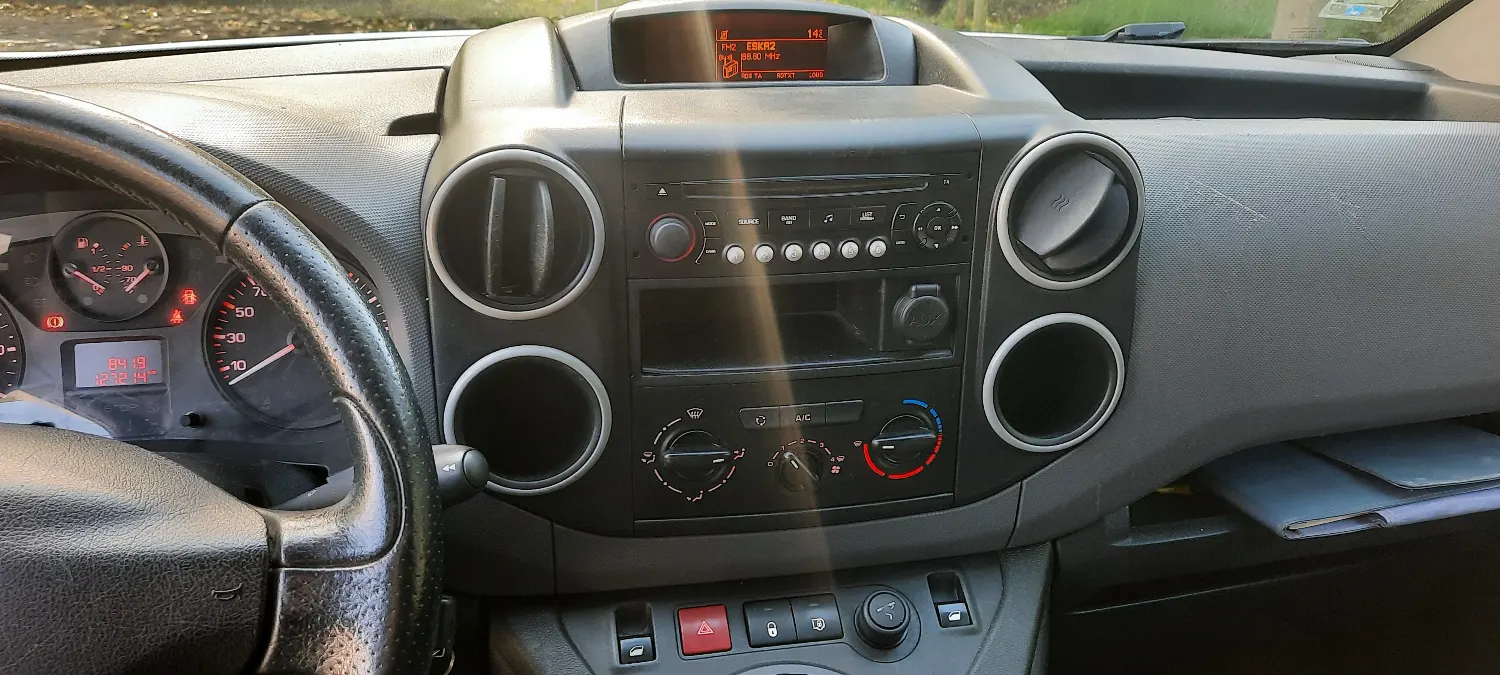 Peugeot Partner 1.6HDi L1H1 Eu6 127tkm Klima VAT-1 — zdjęcie 12 z 19