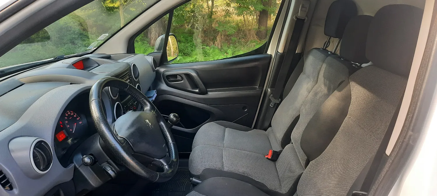 Peugeot Partner 1.6HDi L1H1 Eu6 127tkm Klima VAT-1 — zdjęcie 9 z 19
