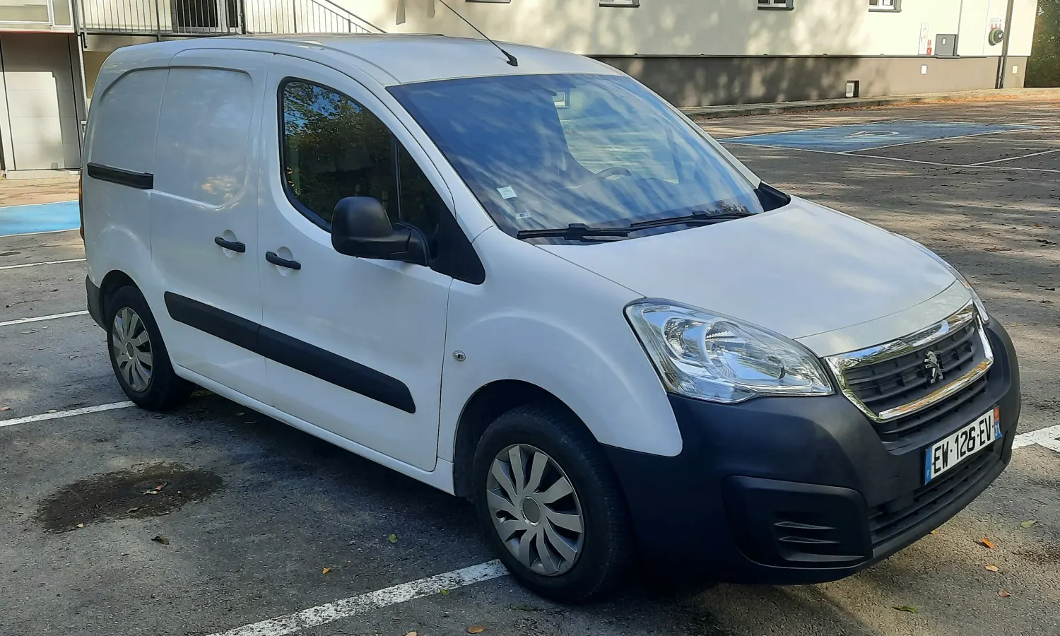 Peugeot Partner 1.6HDi L1H1 Eu6 127tkm Klima VAT-1 — zdjęcie 3 z 19