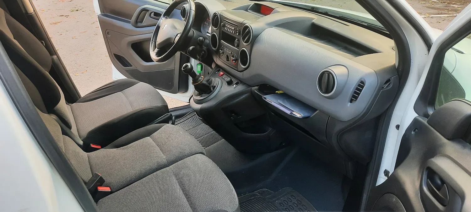 Peugeot Partner 1.6HDi L1H1 Eu6 127tkm Klima VAT-1 — zdjęcie 15 z 19