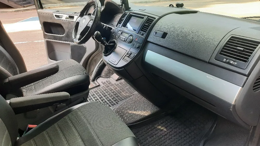 Volkswagen Caravelle Kurz (3-Si.) DPF Navi Klima Kamera — zdjęcie 15 z 19
