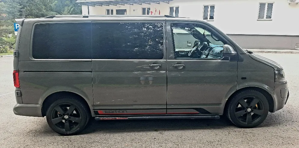 Volkswagen Caravelle Kurz (3-Si.) DPF Navi Klima Kamera — zdjęcie 4 z 19