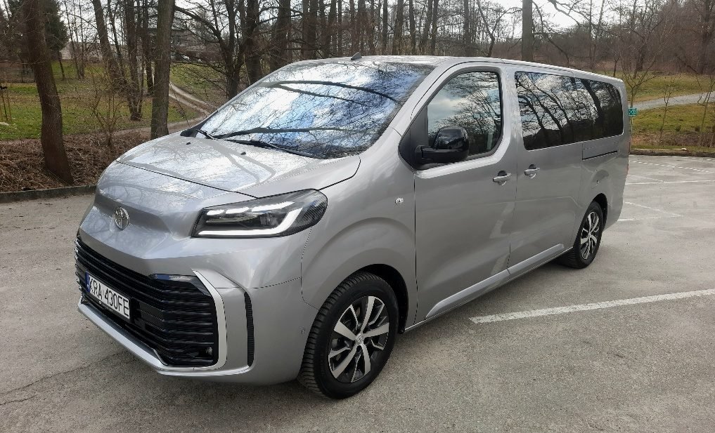 Toyota Proace Verso 8osób 2.0D4-D-177PS Long VIP 9tkm FV-23%